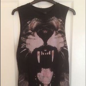 Topshop roaring lion tank